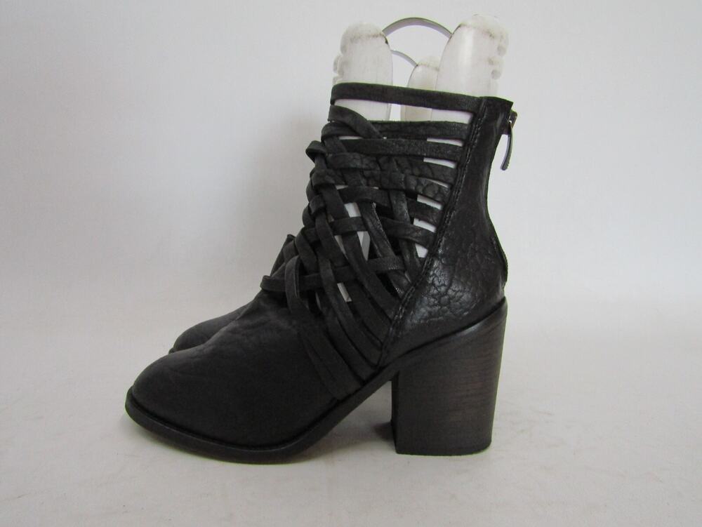 Free People Womens Size 37 EUR Black Leather Zip Ankle Boots
